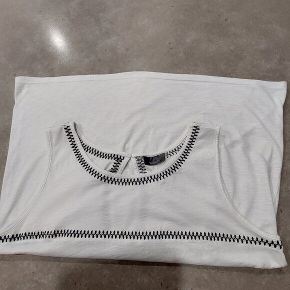 YESSICA Women's White Cotton Blend Sleeveless Tank Top w/Black/Silver Trim - Med - Picture 6 of 9